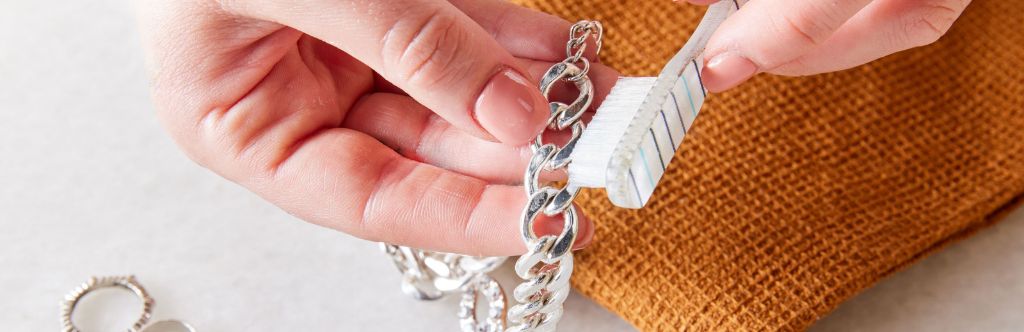 Nettoyer bijoux en argent