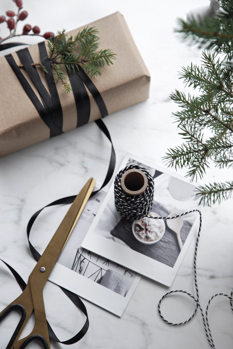 Préparation à l'emballage cadeau de la montre Daniel Wellington