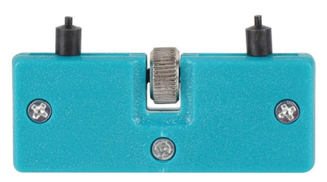 Outil pour fond vissé des montres